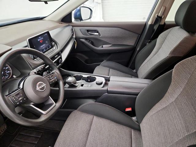 Photo of 2022 Blue Nissan Rogue