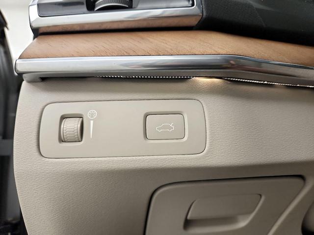 Photo of 2018 Silver Volvo XC90