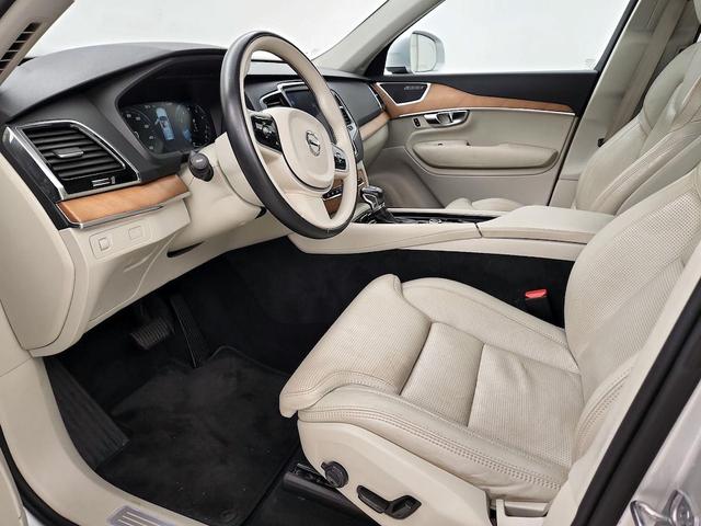Photo of 2018 Silver Volvo XC90
