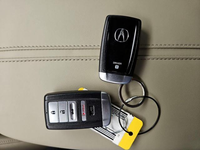 Photo of 2018 White Acura TLX