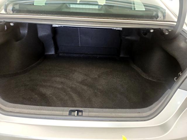 Photo of 2021 Silver Toyota Camry Hybrid
