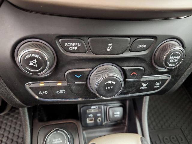 Photo of 2015 Black Jeep Cherokee