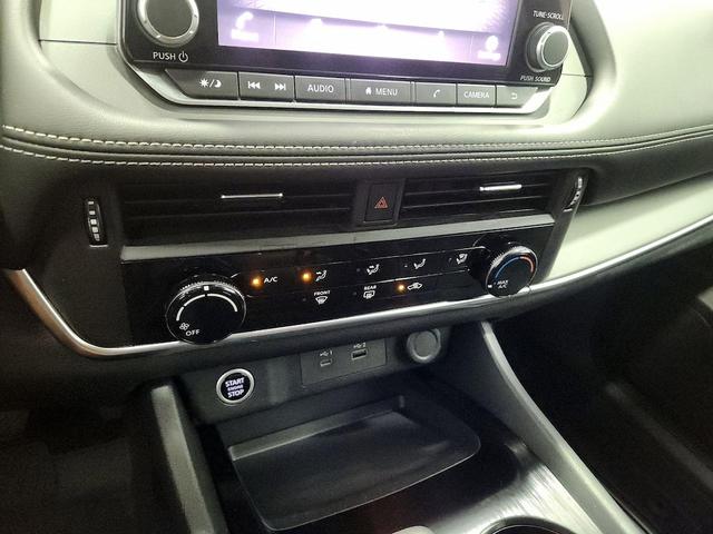 Photo of 2023 Black Nissan Rogue