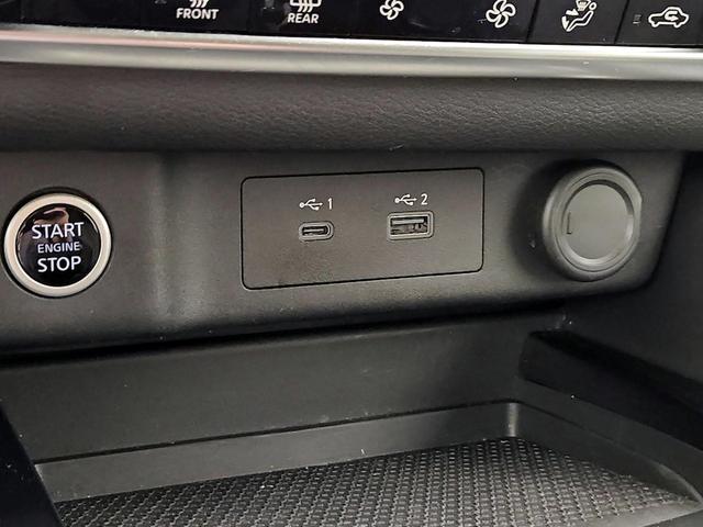 Photo of 2021 White Nissan Rogue