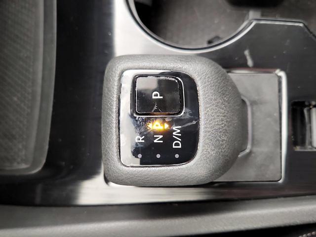 Photo of 2021 White Nissan Rogue