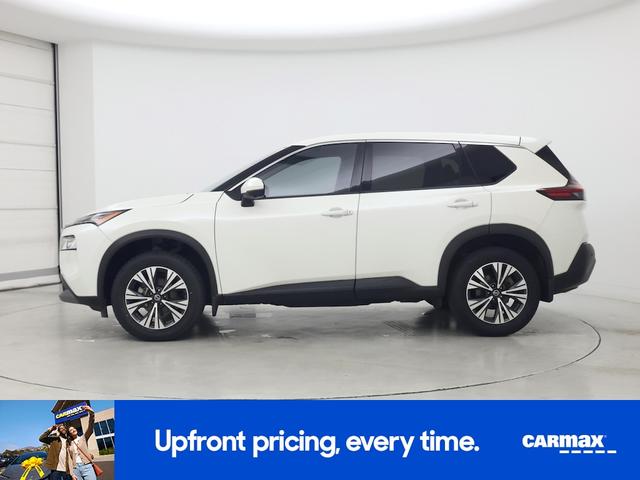 Photo of 2021 White Nissan Rogue