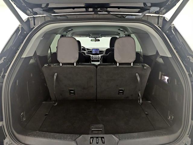 Photo of 2023 Black Ford Explorer