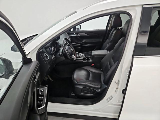 Photo of 2021 White Mazda CX-9