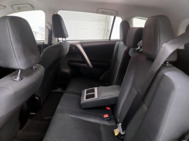 Photo of 2017 Gray Toyota RAV4