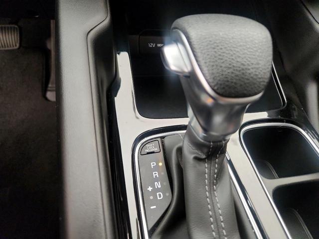 Photo of 2024 White Kia Telluride