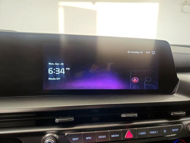 Photo of 2024 White Kia Telluride