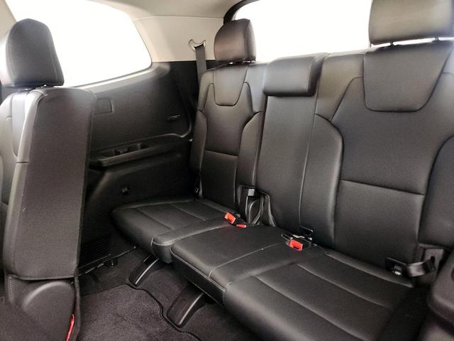 Photo of 2024 White Kia Telluride