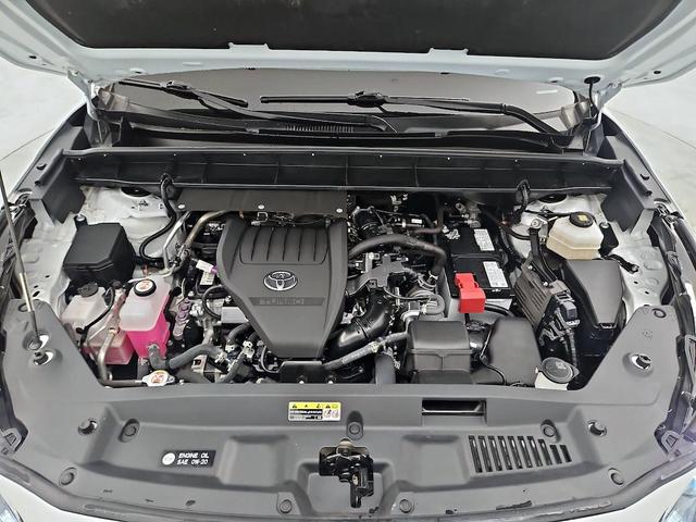 Photo of 2023 White Toyota Highlander