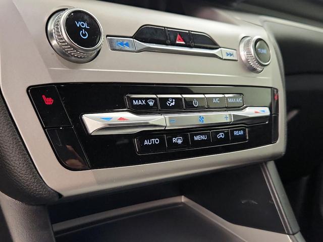 Photo of 2022 Gray Ford Explorer