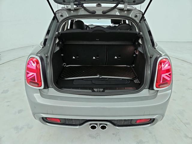 Photo of 2021 Gray MINI Hardtop