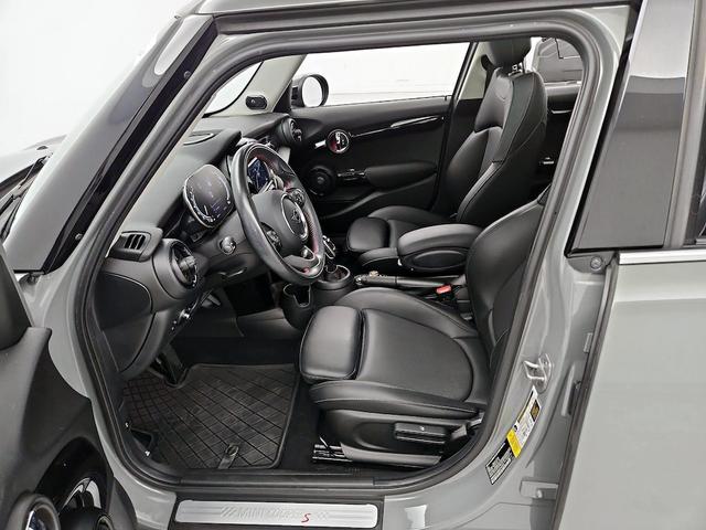 Photo of 2021 Gray MINI Hardtop