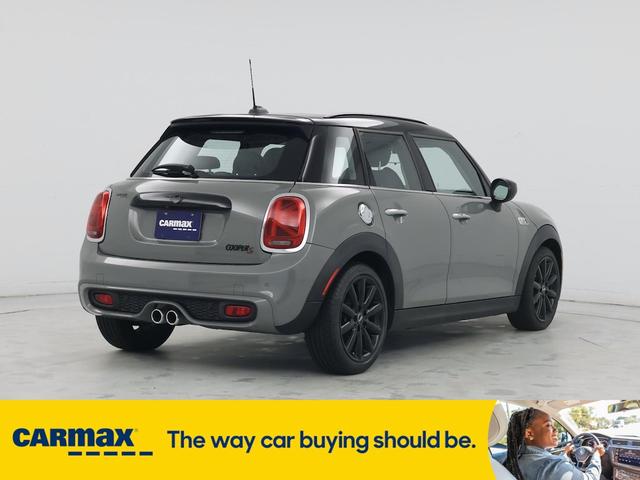 Photo of 2021 Gray MINI Hardtop