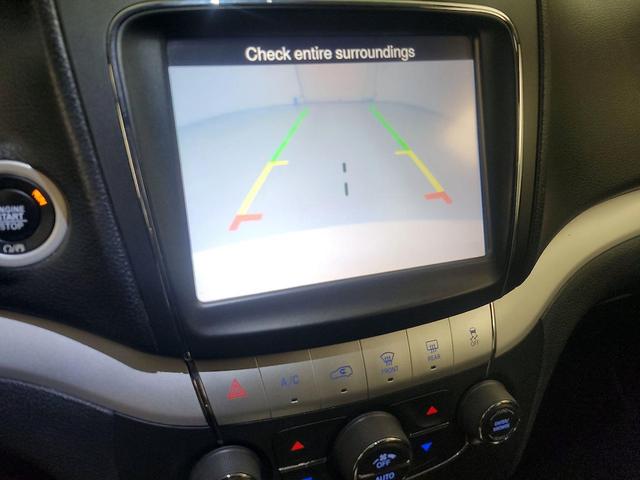 Photo of 2018 White Dodge Journey