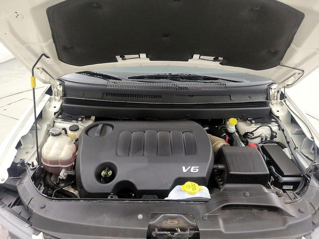 Photo of 2018 White Dodge Journey