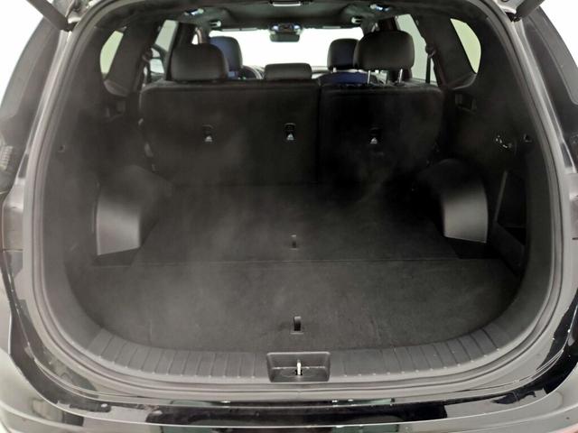 Photo of 2023 Black Hyundai SANTA FE