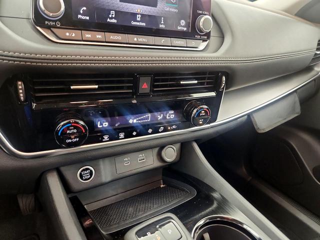 Photo of 2022 Blue Nissan Rogue