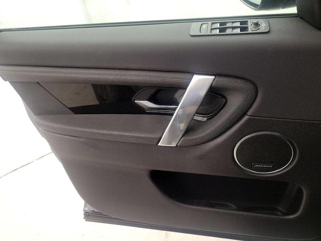 Photo of 2021 Blue Land Rover Discovery Sport