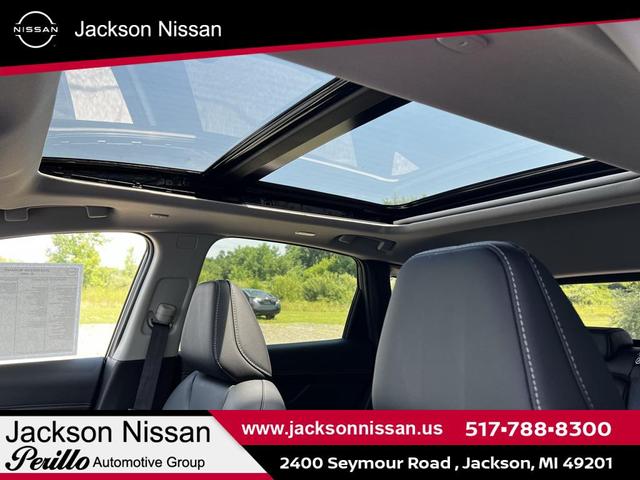 Photo of 2025 Aurora Blue Pearl Metallic/Super Black Nissan Murano