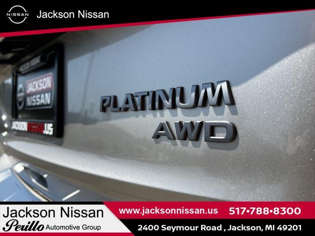 Photo of 2025 Champagne Silver Metallic/Super Black Nissan Rogue