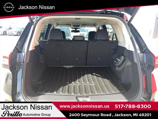 Photo of 2025 Super Black Nissan Rogue