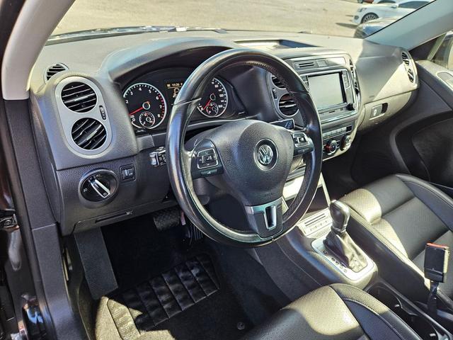 Photo of 2013 Deep Black Metallic Volkswagen Tiguan