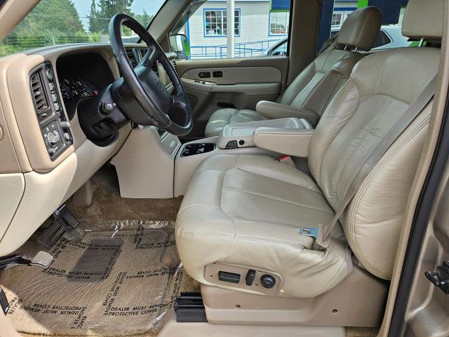 Photo of 2002 Redfire Metallic Chevrolet Suburban