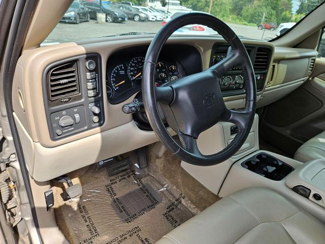 Photo of 2002 Redfire Metallic Chevrolet Suburban