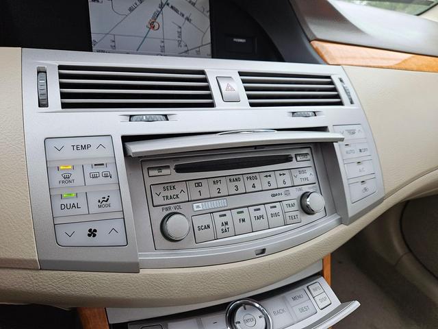 Photo of 2006 Titanium Metallic Toyota Avalon