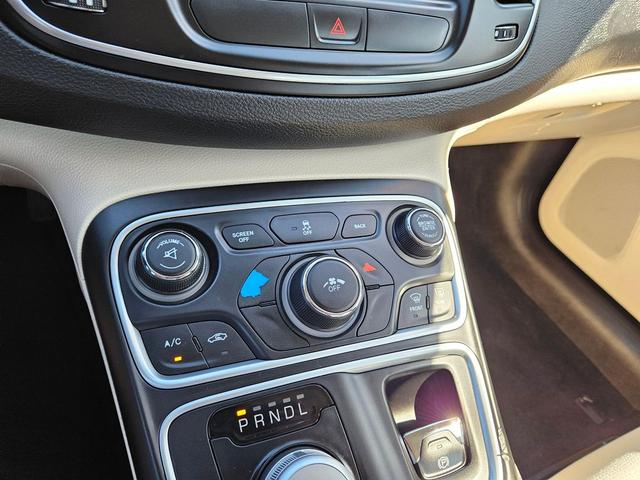 Photo of 2016 Vivid Blue Pearlcoat Chrysler 200