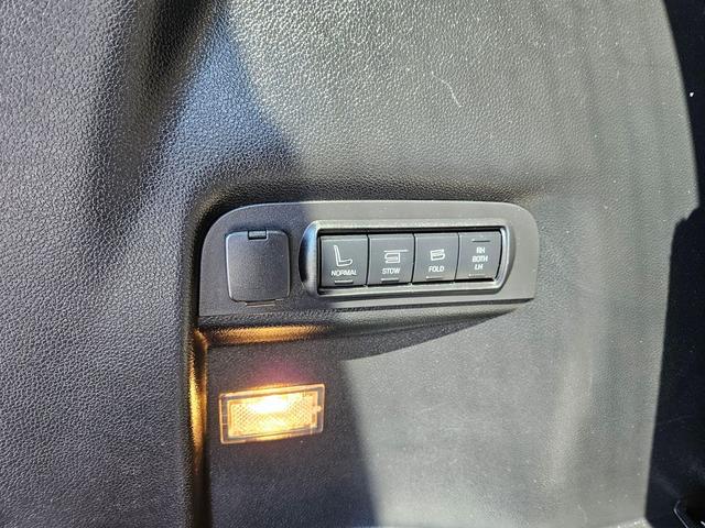 Photo of 2016 Bronze Fire Metallic Tinted Clearcoat Ford Explorer