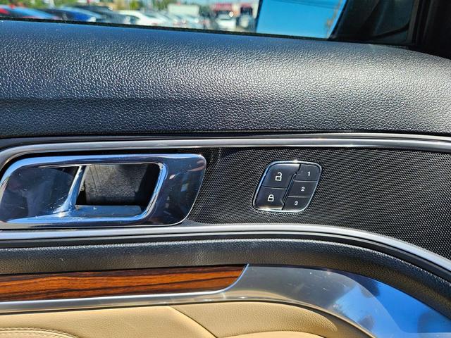 Photo of 2016 Bronze Fire Metallic Tinted Clearcoat Ford Explorer