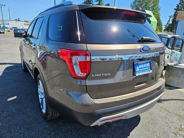Photo of 2016 Bronze Fire Metallic Tinted Clearcoat Ford Explorer