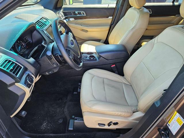 Photo of 2016 Bronze Fire Metallic Tinted Clearcoat Ford Explorer