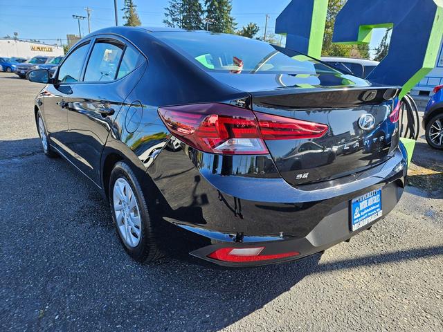 Photo of 2019 Phantom Black Hyundai ELANTRA