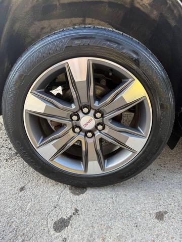 Photo of 2019 Summit White GMC Acadia
