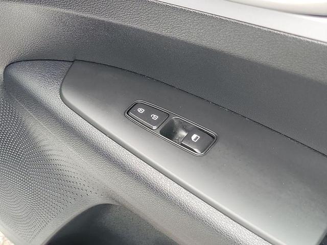 Photo of 2024 Snow White Pearl Kia Forte