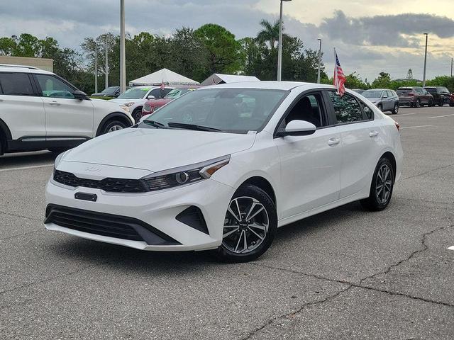 Photo of 2024 Snow White Pearl Kia Forte