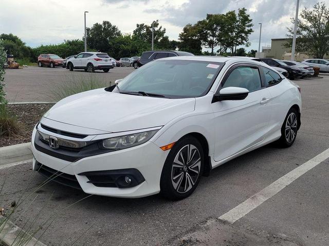Photo of 2018 White Honda Civic