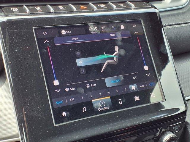 Photo of 2025 Metallic Jeep Grand Cherokee L