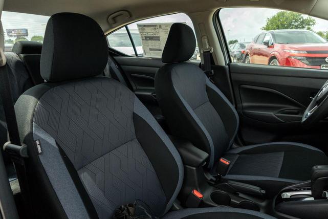 Photo of 2025 Brilliant Silver Metallic Nissan Versa