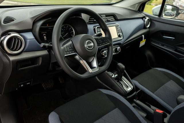 Photo of 2025 Brilliant Silver Metallic Nissan Versa