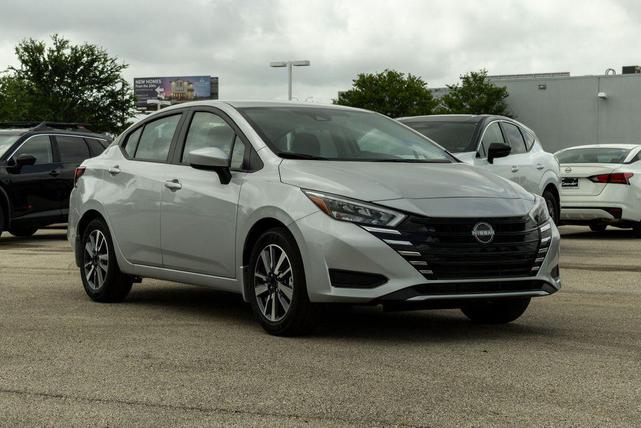 Photo of 2025 Brilliant Silver Metallic Nissan Versa