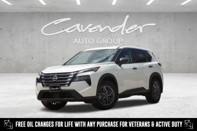 Photo of 2025 Glacier White Nissan Rogue