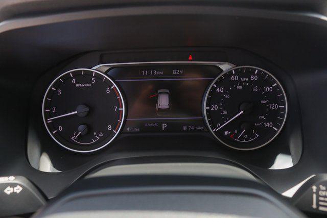 Photo of 2025 Glacier White Nissan Rogue