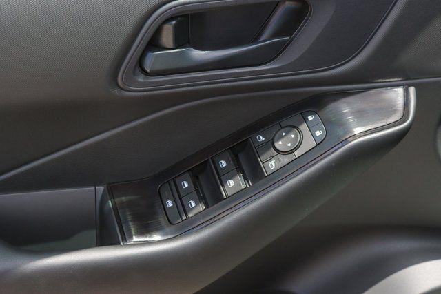 Photo of 2025 Glacier White Nissan Rogue